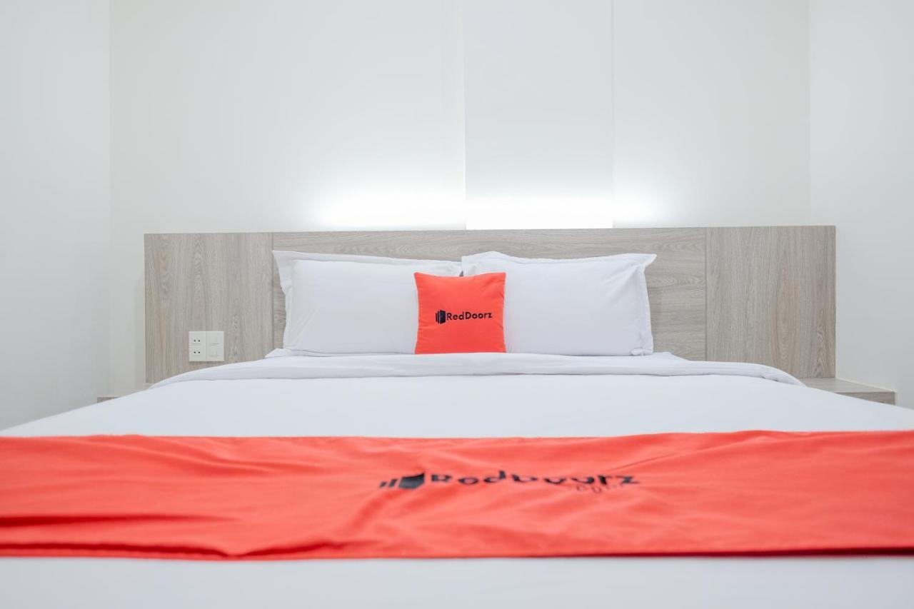 Reddoorz Plus @ Jalan Juanda Medan Kültér fotó