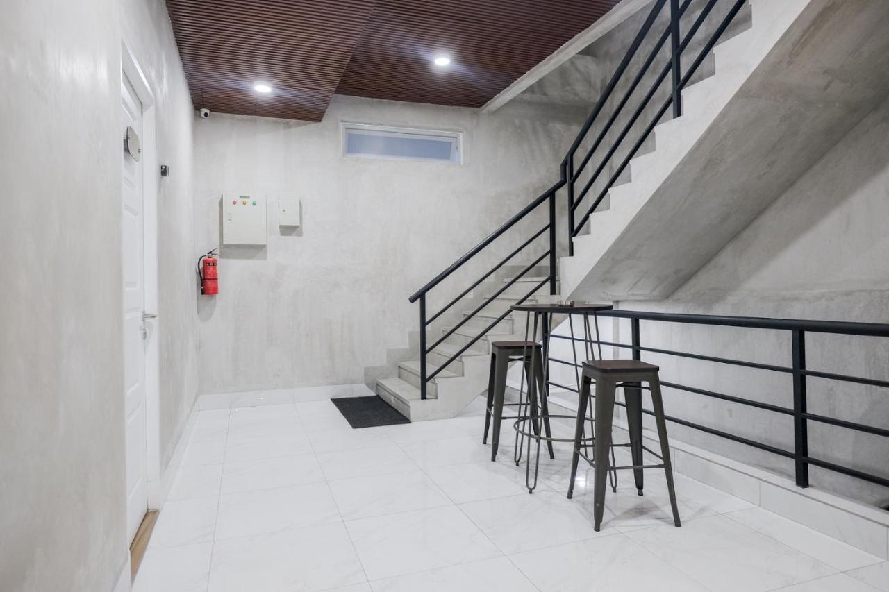 Reddoorz Plus @ Jalan Juanda Medan Kültér fotó