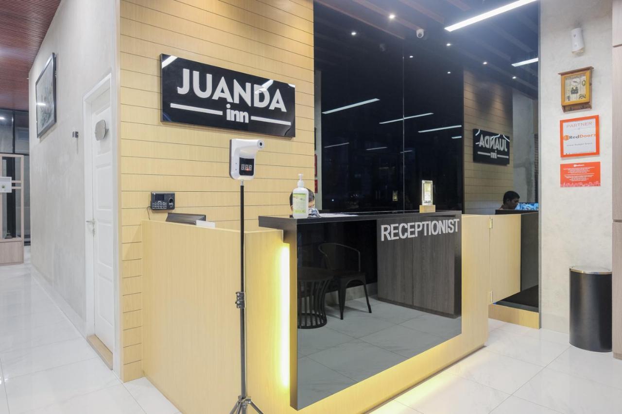Reddoorz Plus @ Jalan Juanda Medan Kültér fotó