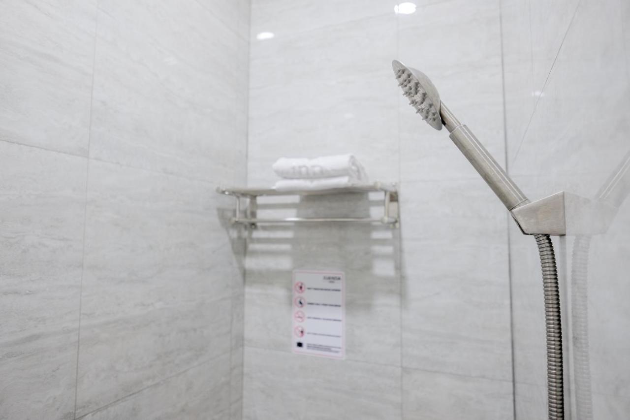 Reddoorz Plus @ Jalan Juanda Medan Kültér fotó