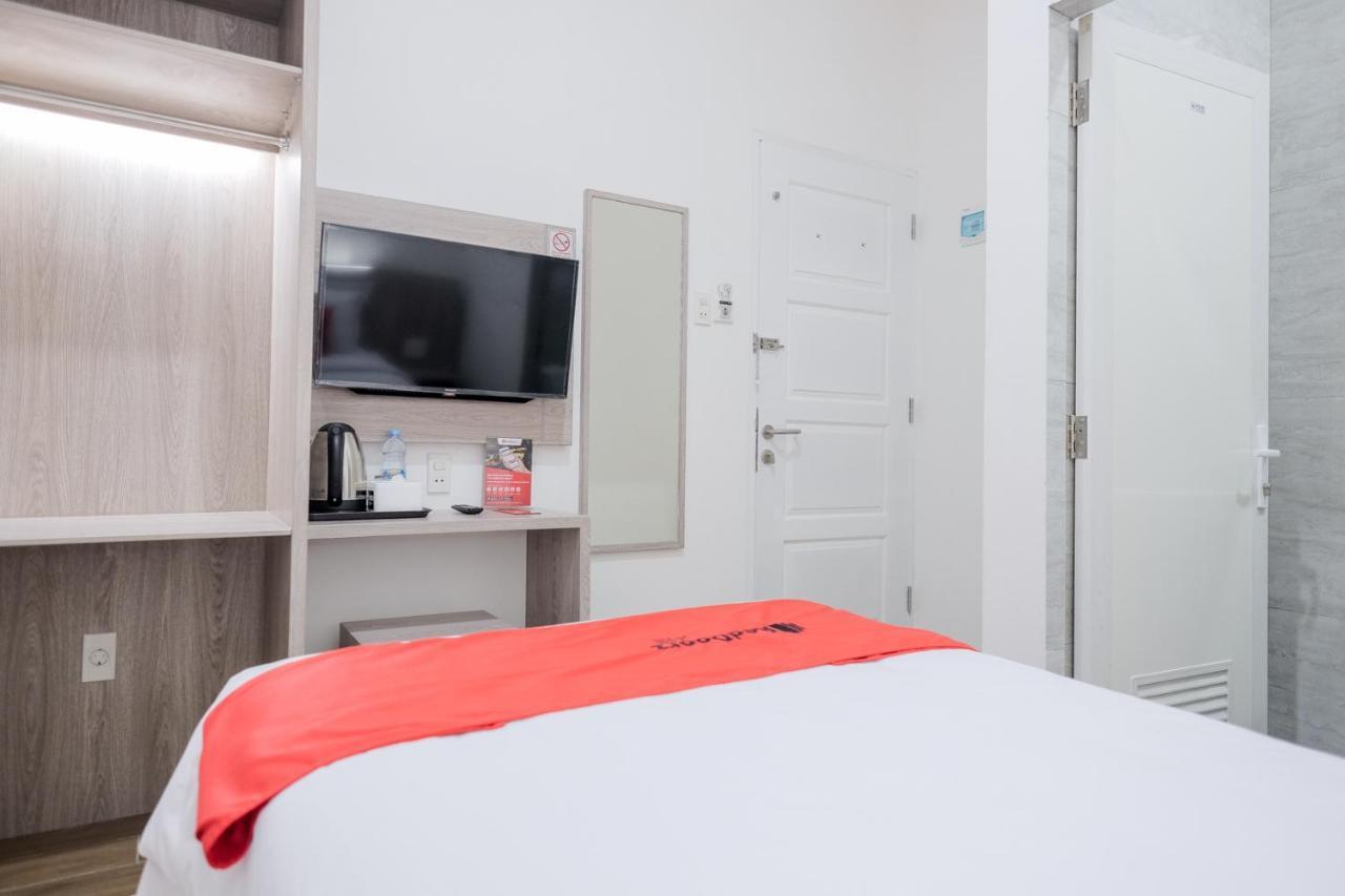 Reddoorz Plus @ Jalan Juanda Medan Kültér fotó